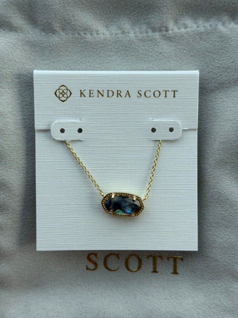 Kendra Scott pendant necklace